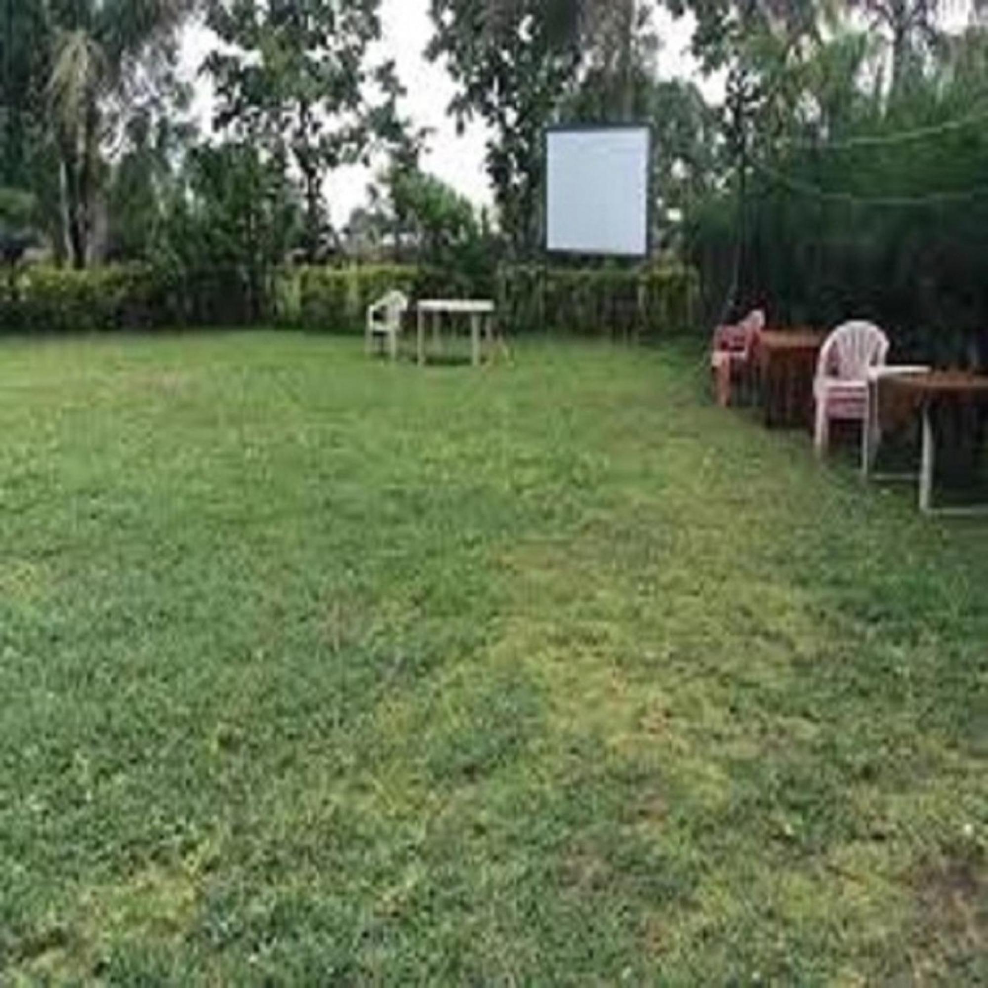 Hotel Metro Palace Resort Karjat Kültér fotó
