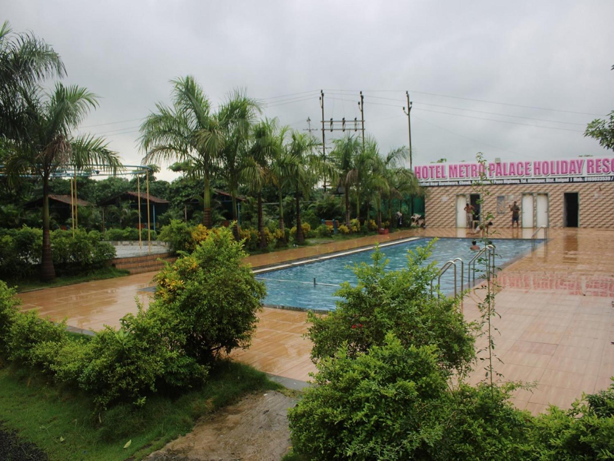 Hotel Metro Palace Resort Karjat Kültér fotó
